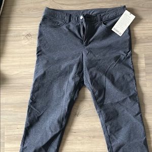 Lululemon size 34 L NWT